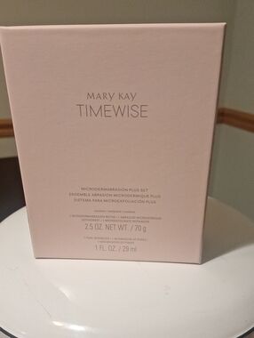 Mary Kay TimeWise Microdermabrasion Set - Pale Pink Packaging
